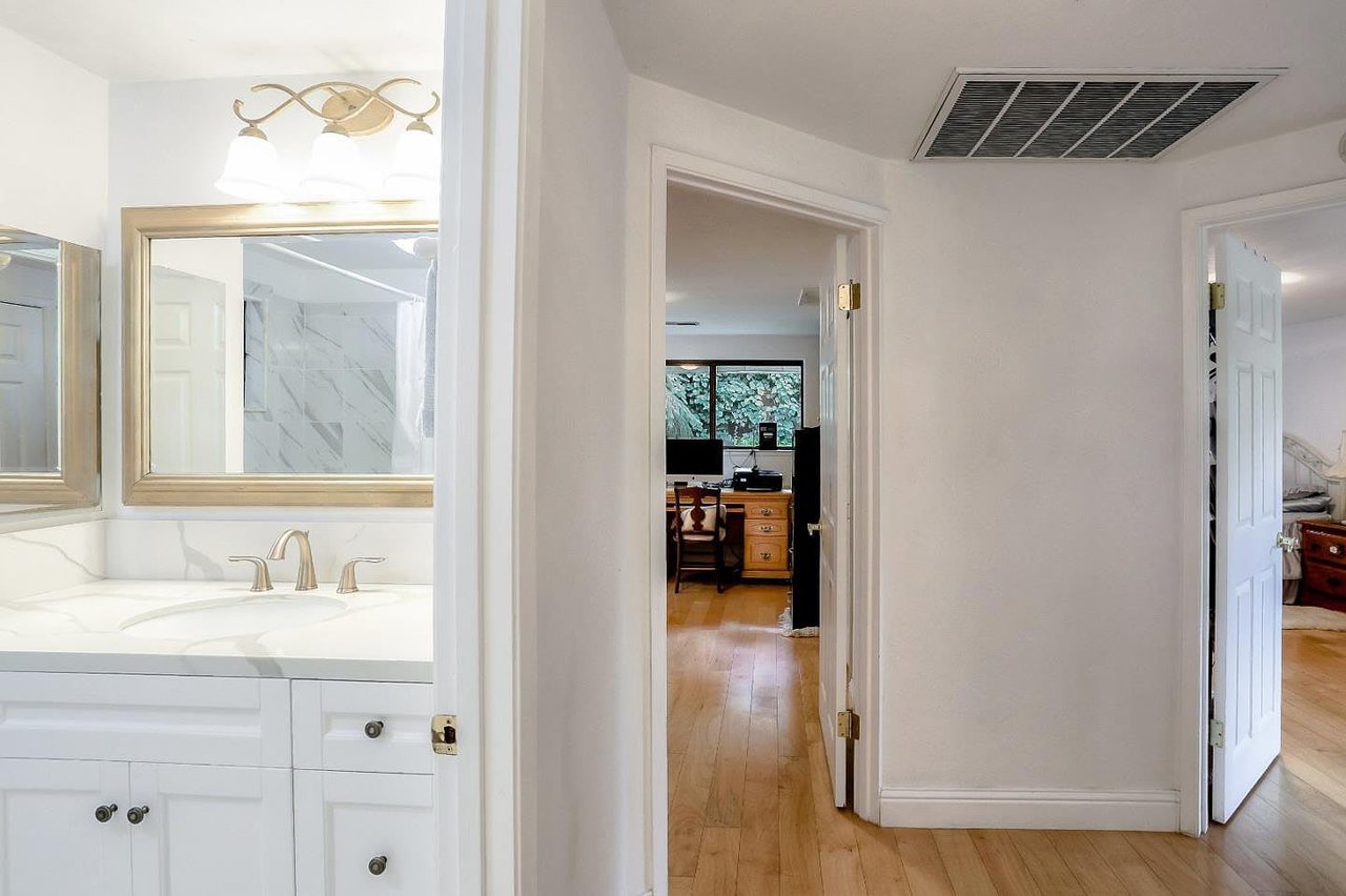 10 Upper Cir