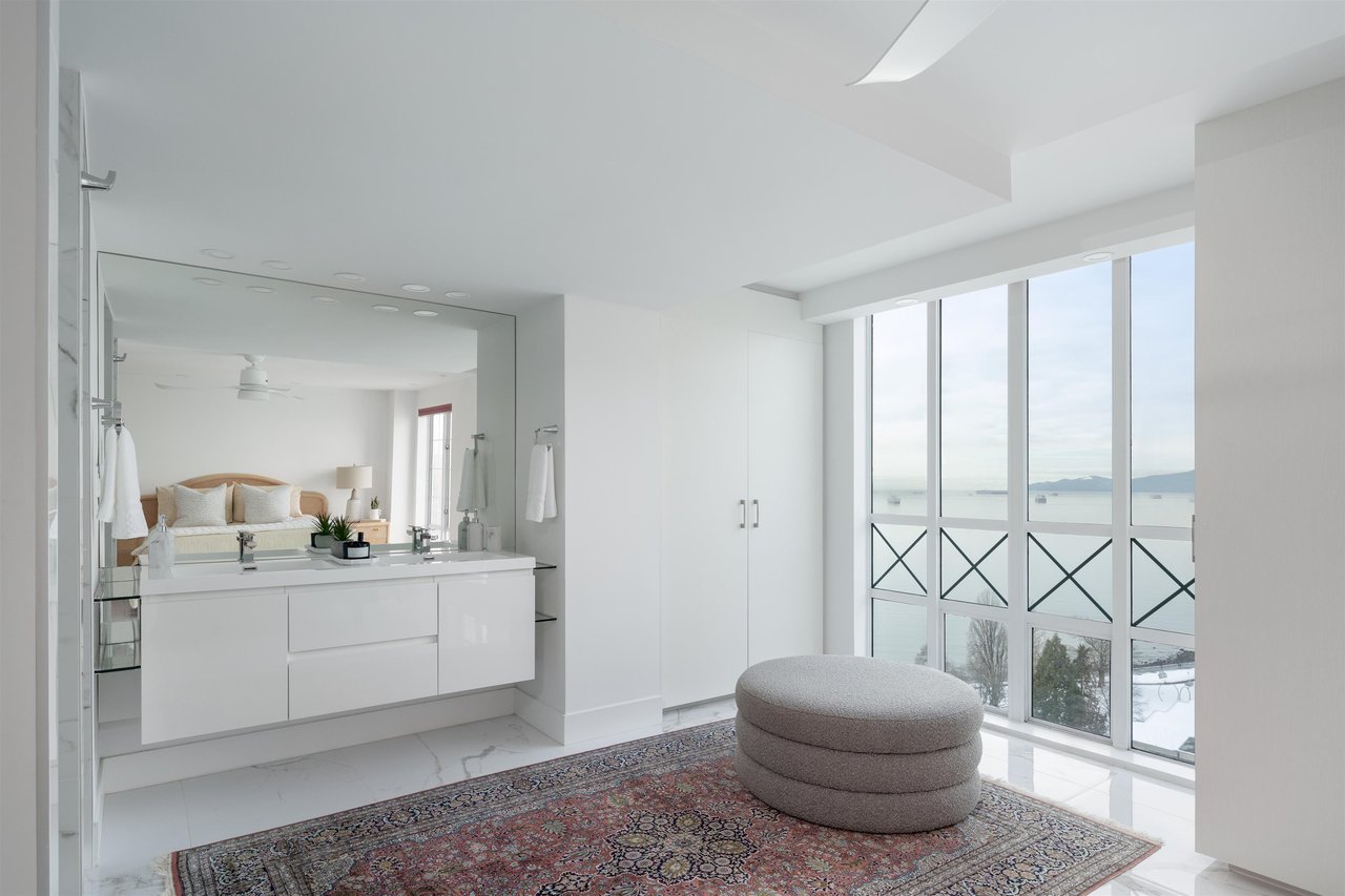 2002-1311 Beach Ave