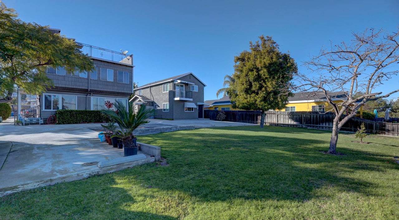 916 W Oliver Street