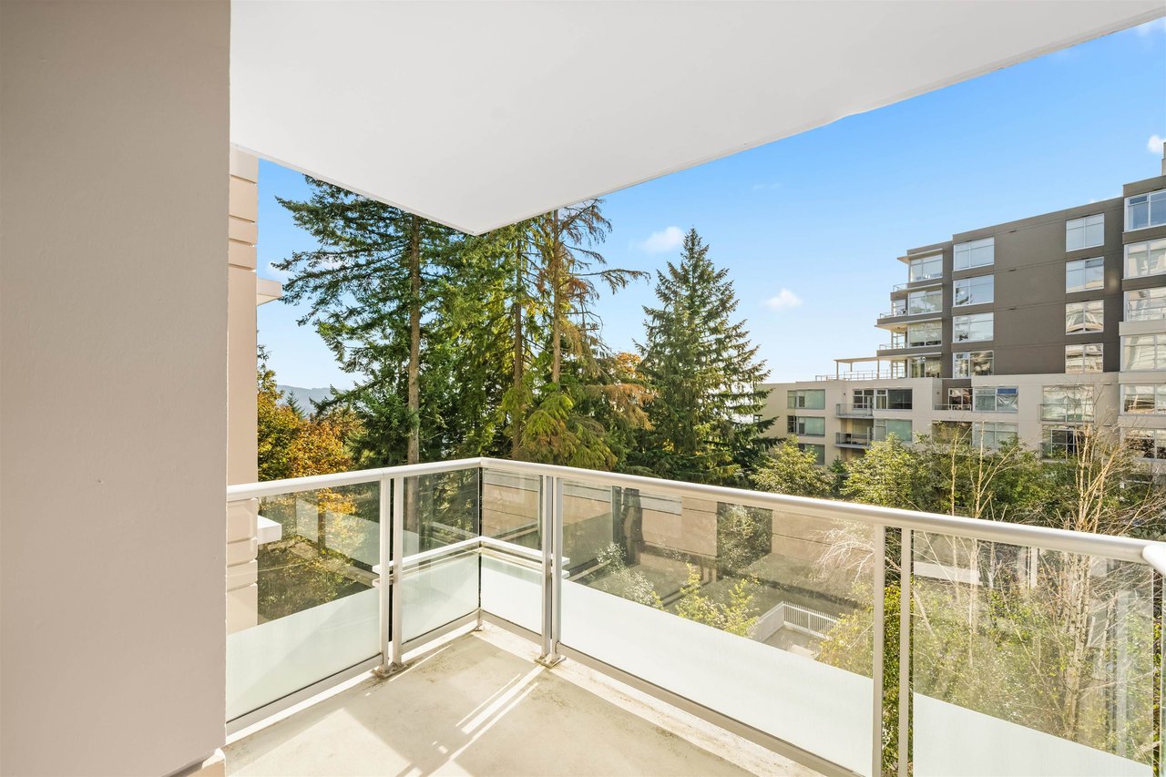 612-9266 University Cres