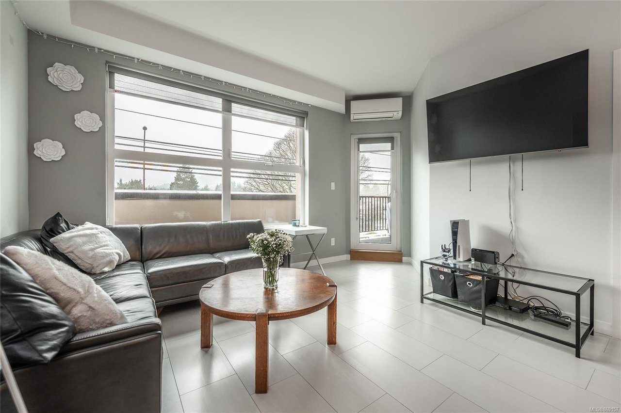222-2871 Jacklin Rd