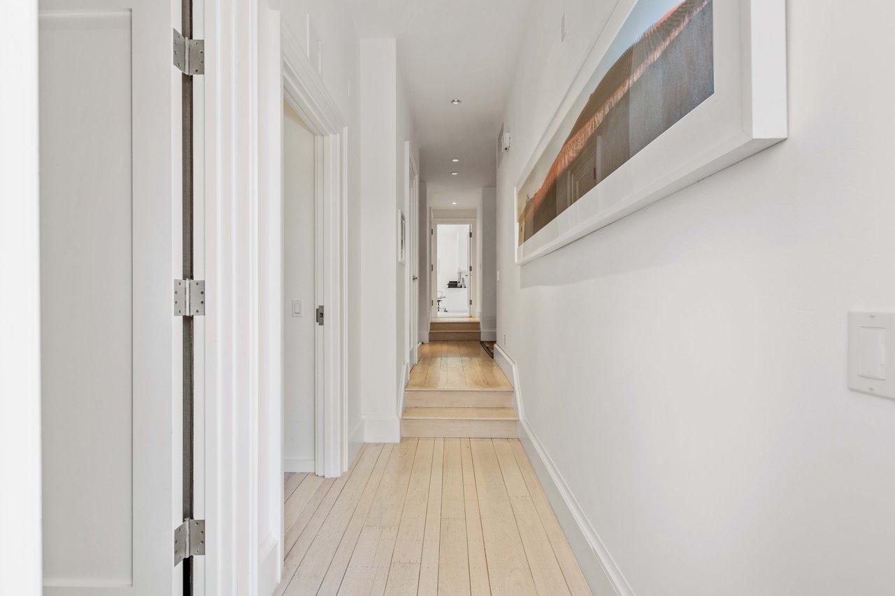 3,700sf+ Three Bedroom Condo With East Bay Views