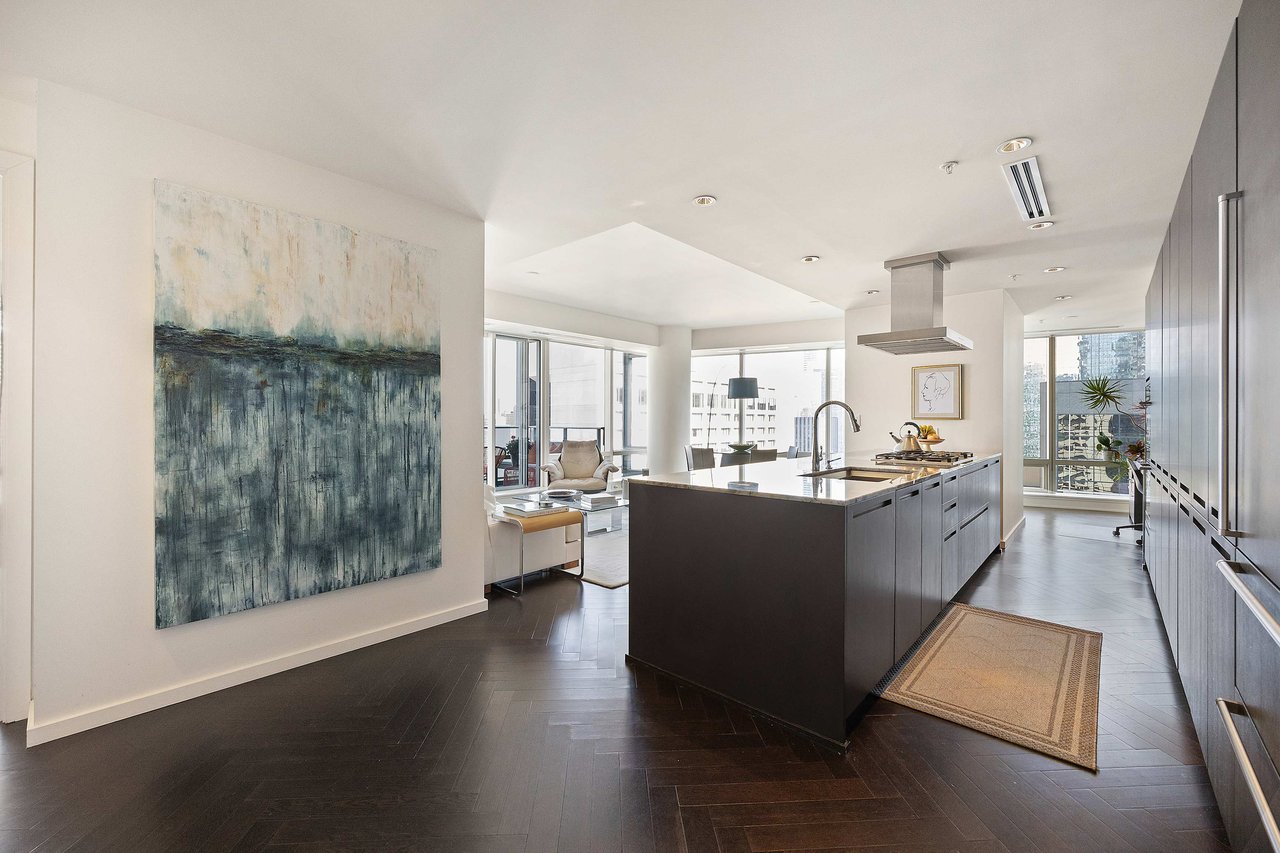 Suite 3006- 180 University Avenue