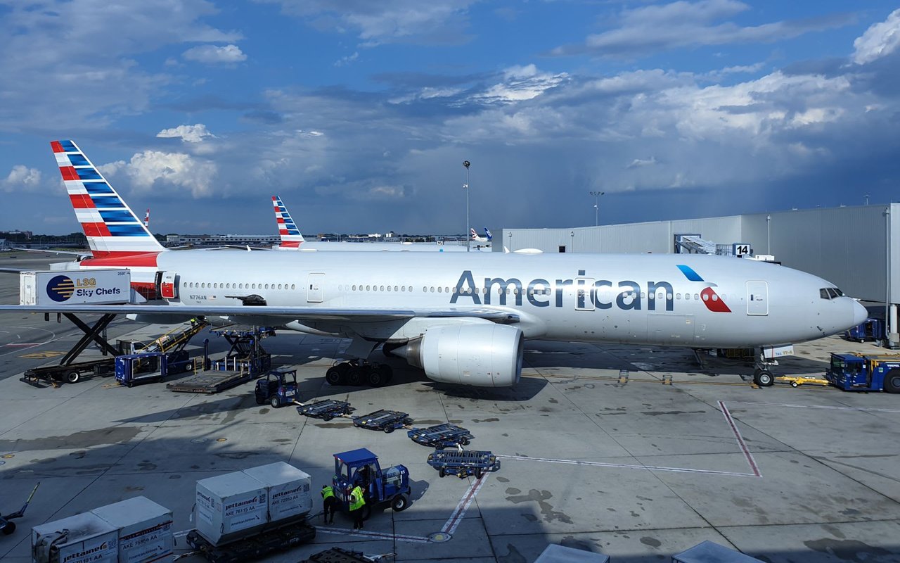 American Airlines Lands in Tortola!