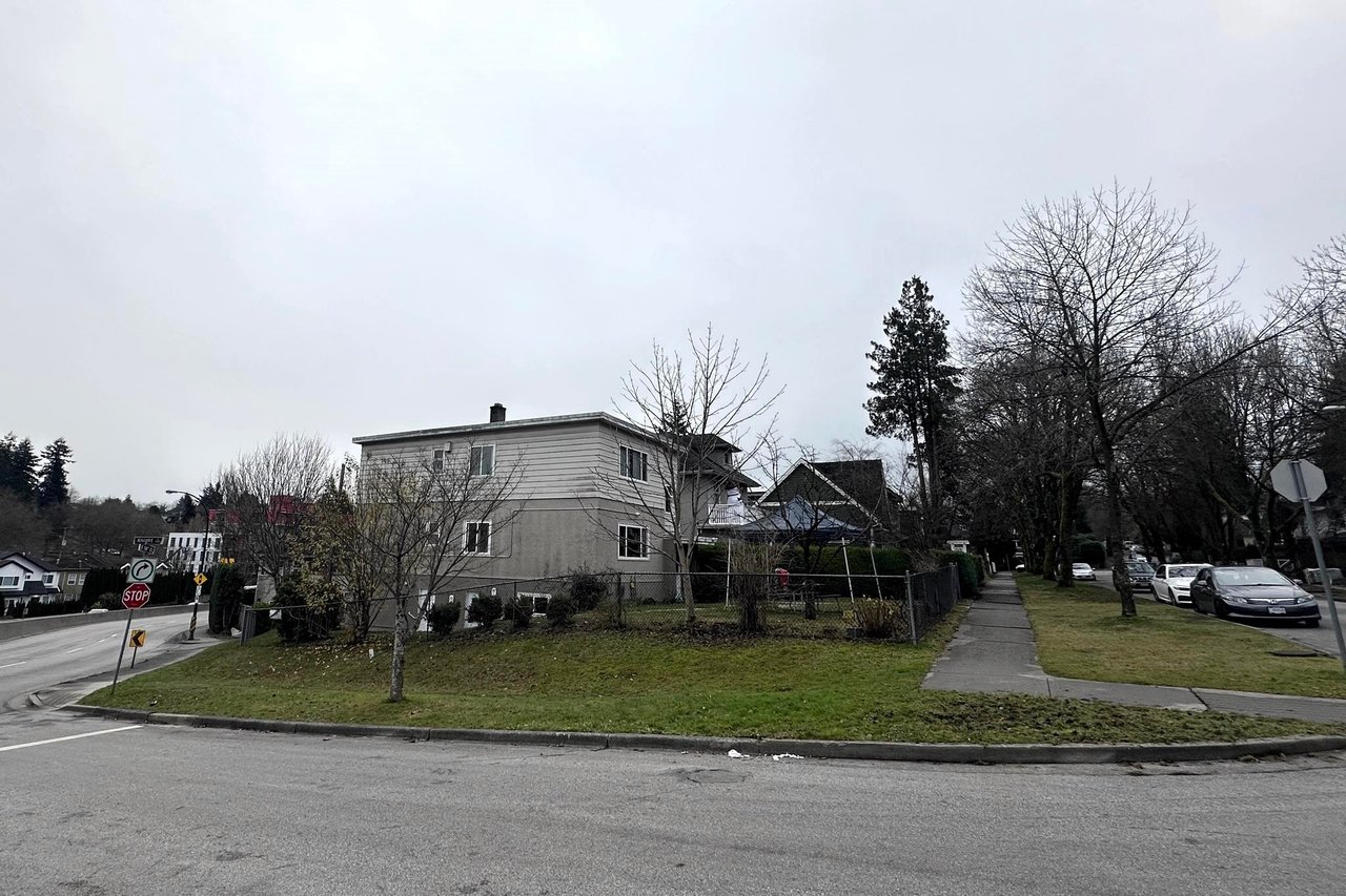 3008 Clark Dr