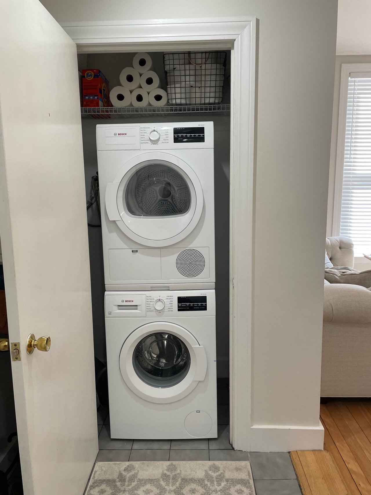 Beautiful Keswick Street 1 bed 1 bath - Laundry in Unit - Pets Negotiable 
