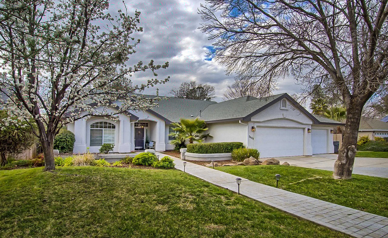 3480 Woodbury Dr
