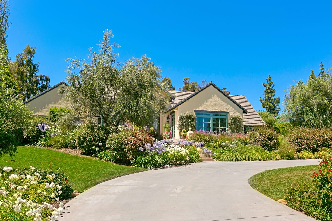 16748 Avenida Arroyo Pasajero