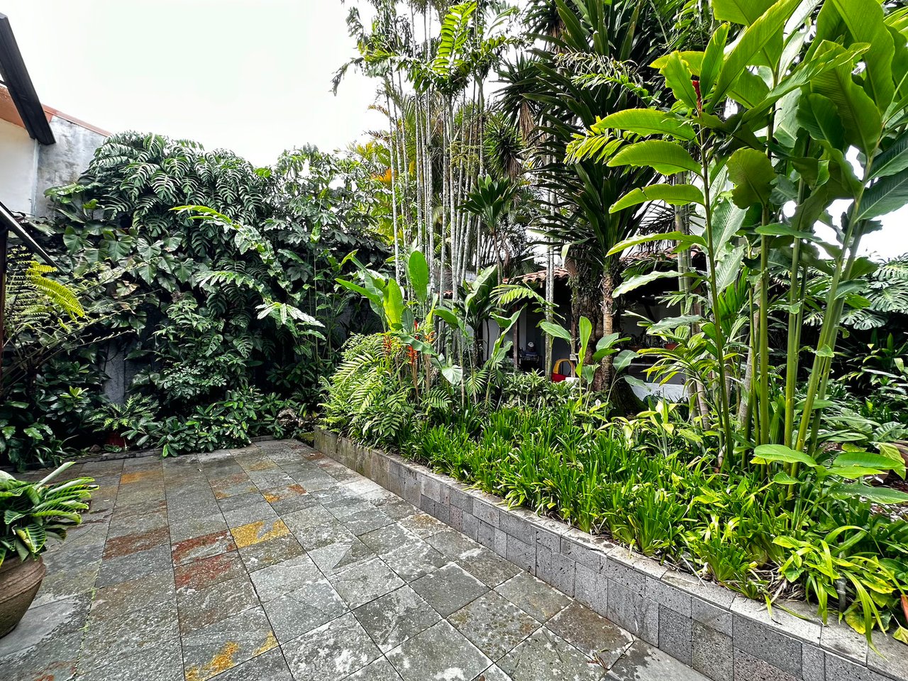 Artisan Colonial Family Home, Curridabat, San Jose