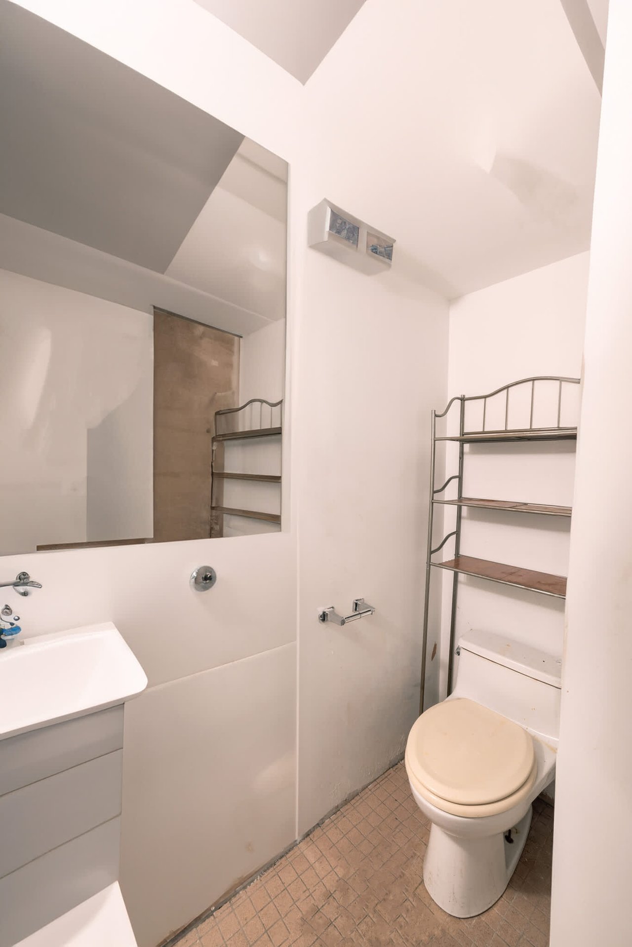 420 West 23rd St Unit: 1C