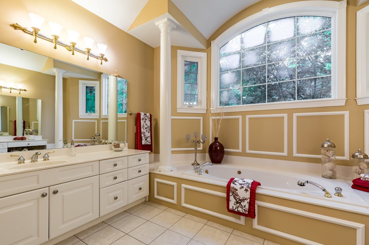 Newer Construction and Oh So Close to Chesterfield Amenities