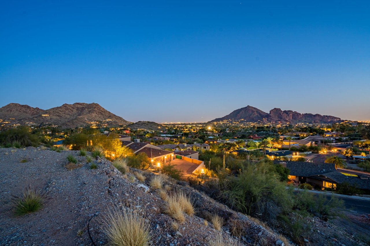 4540 E Moonlight Way, Paradise Valley, AZ