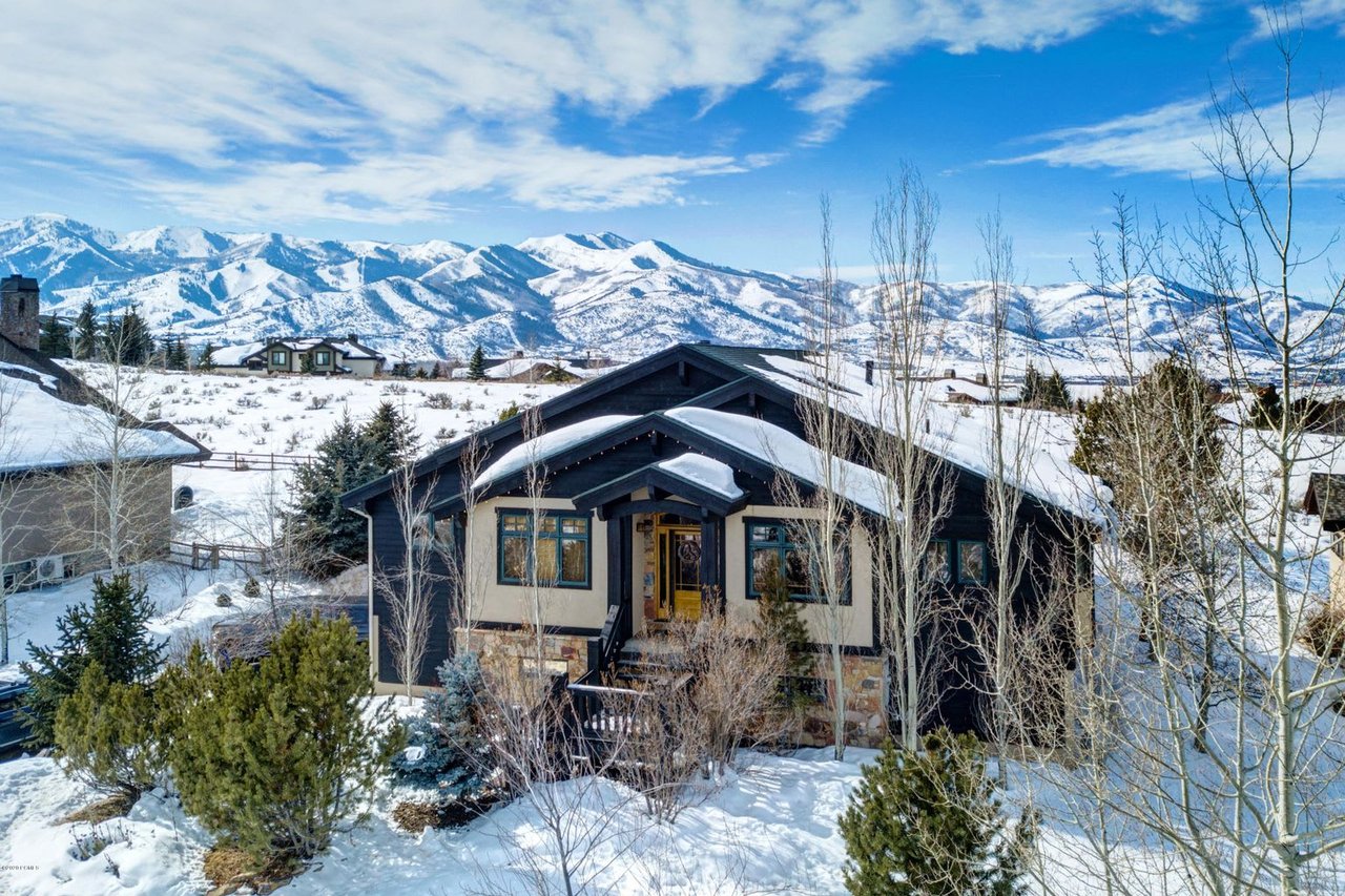 5935 TRAILSIDE DR