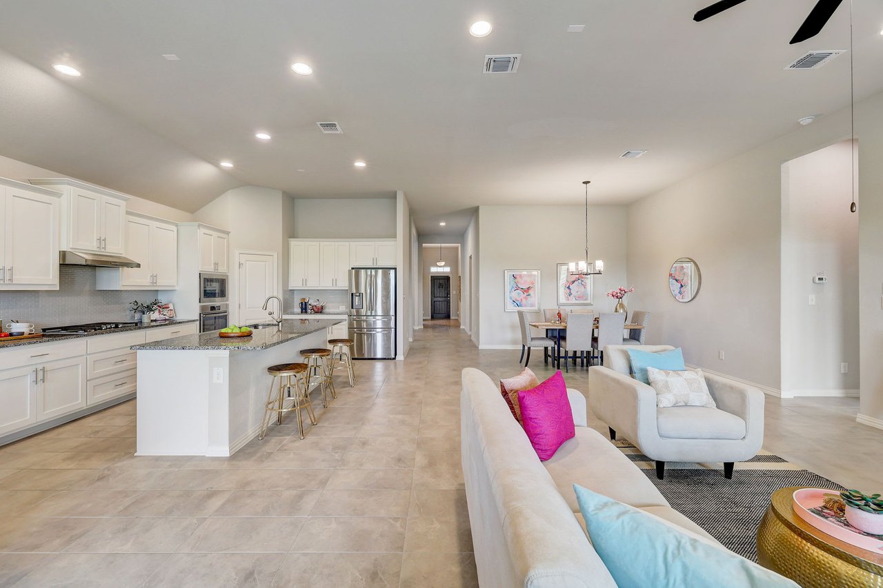 Charming single-story home in the desirable Paloma Lake in RR that backs to a greenbelt!
