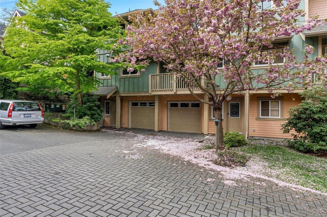 2-1405 Mallek Cres