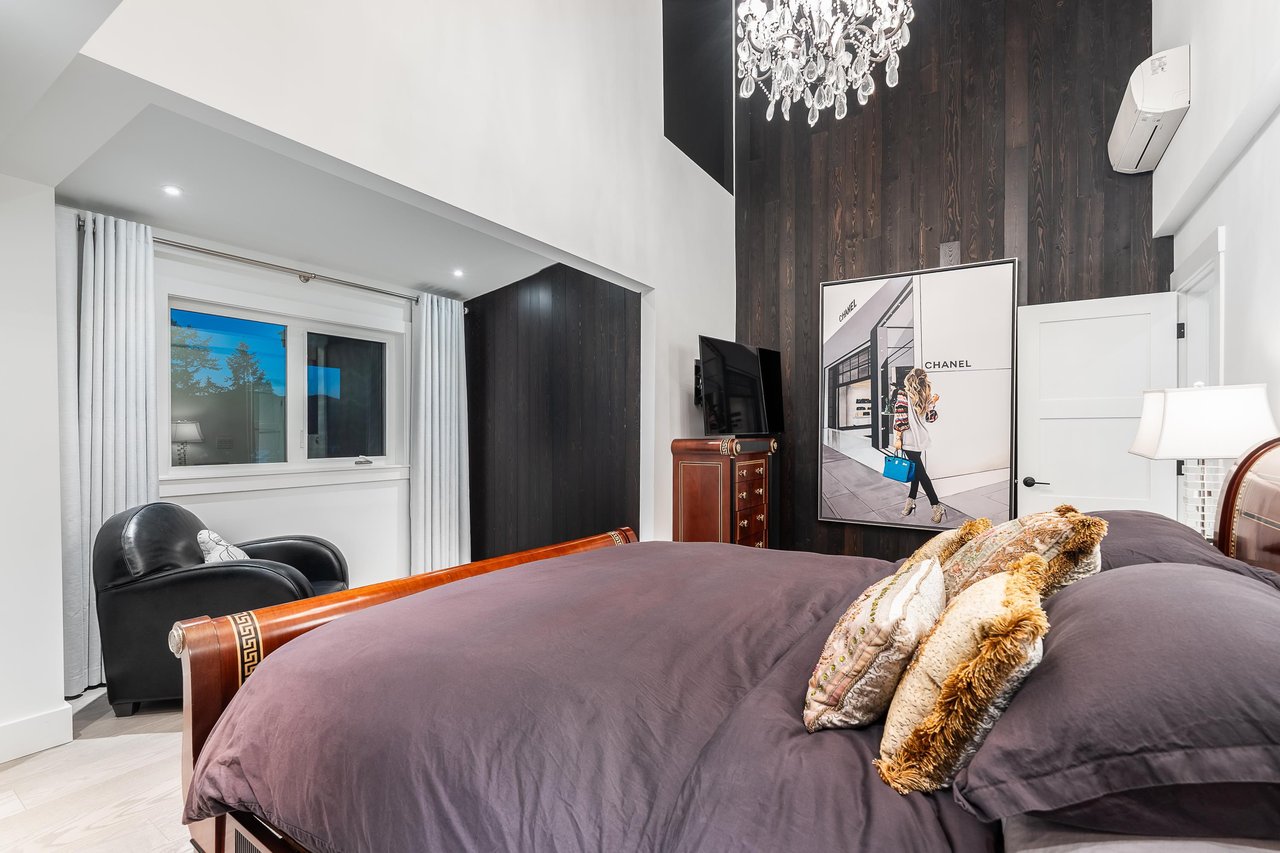 6242 St. Georges Cres