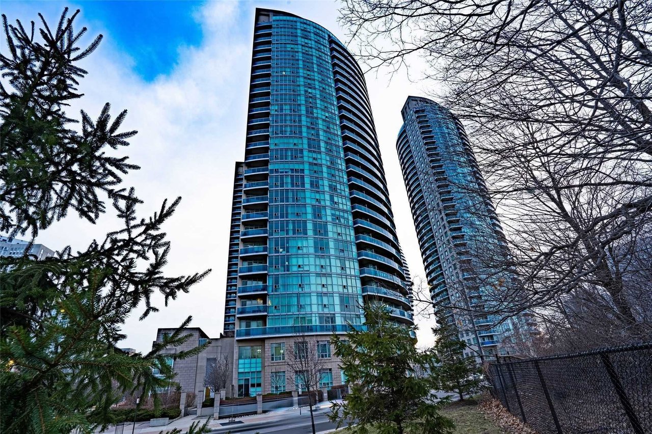 Gorgeous Condo in Square One Mississauga