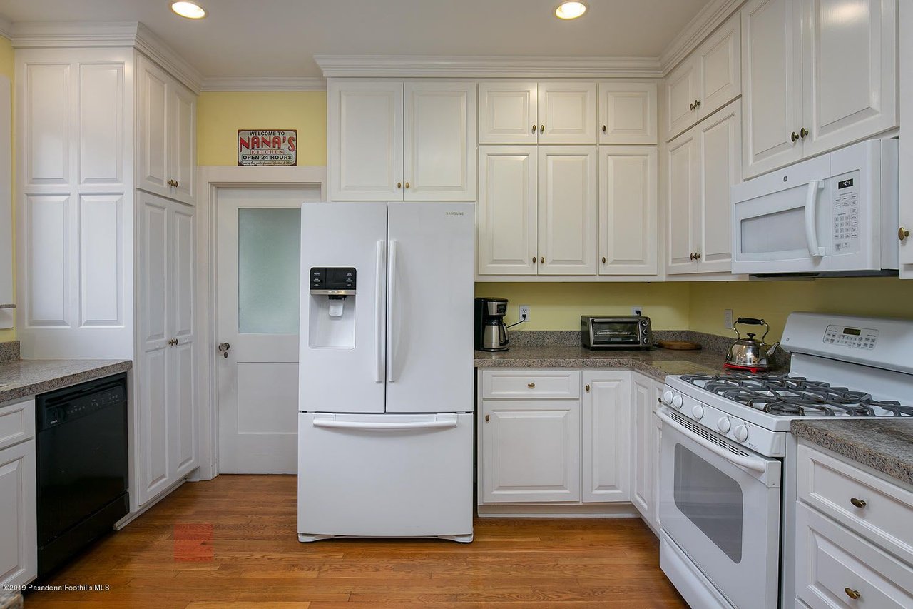 1150 South Oak Knoll Ave