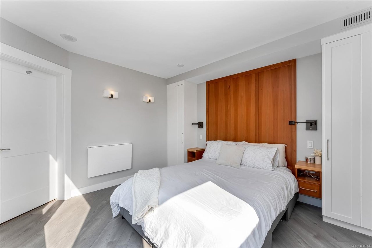 804-930 Yates St, Victoria