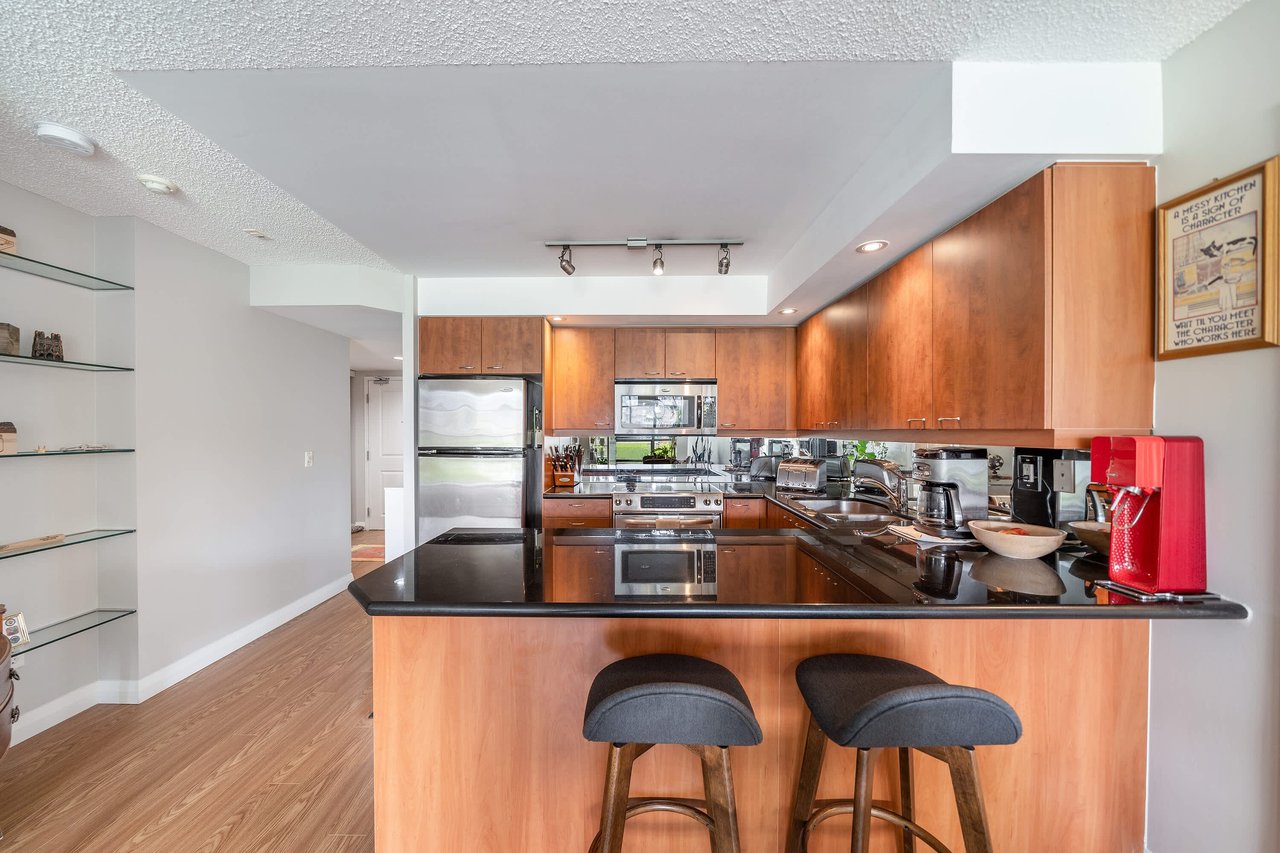 15 Stafford Street #401