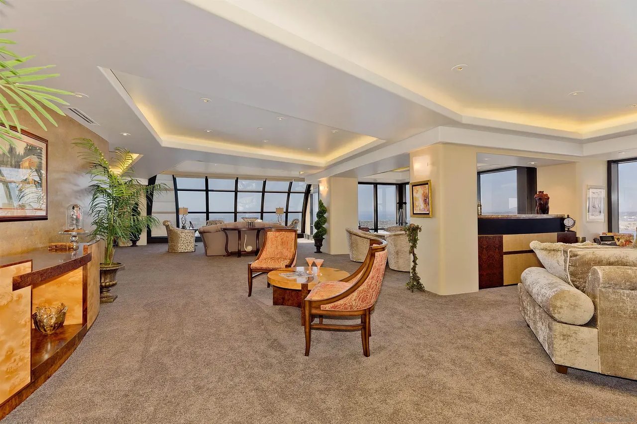 200 Harbor Dr