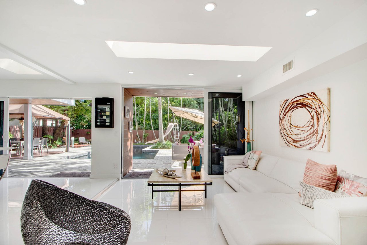 South Grove Modern Masterpiece