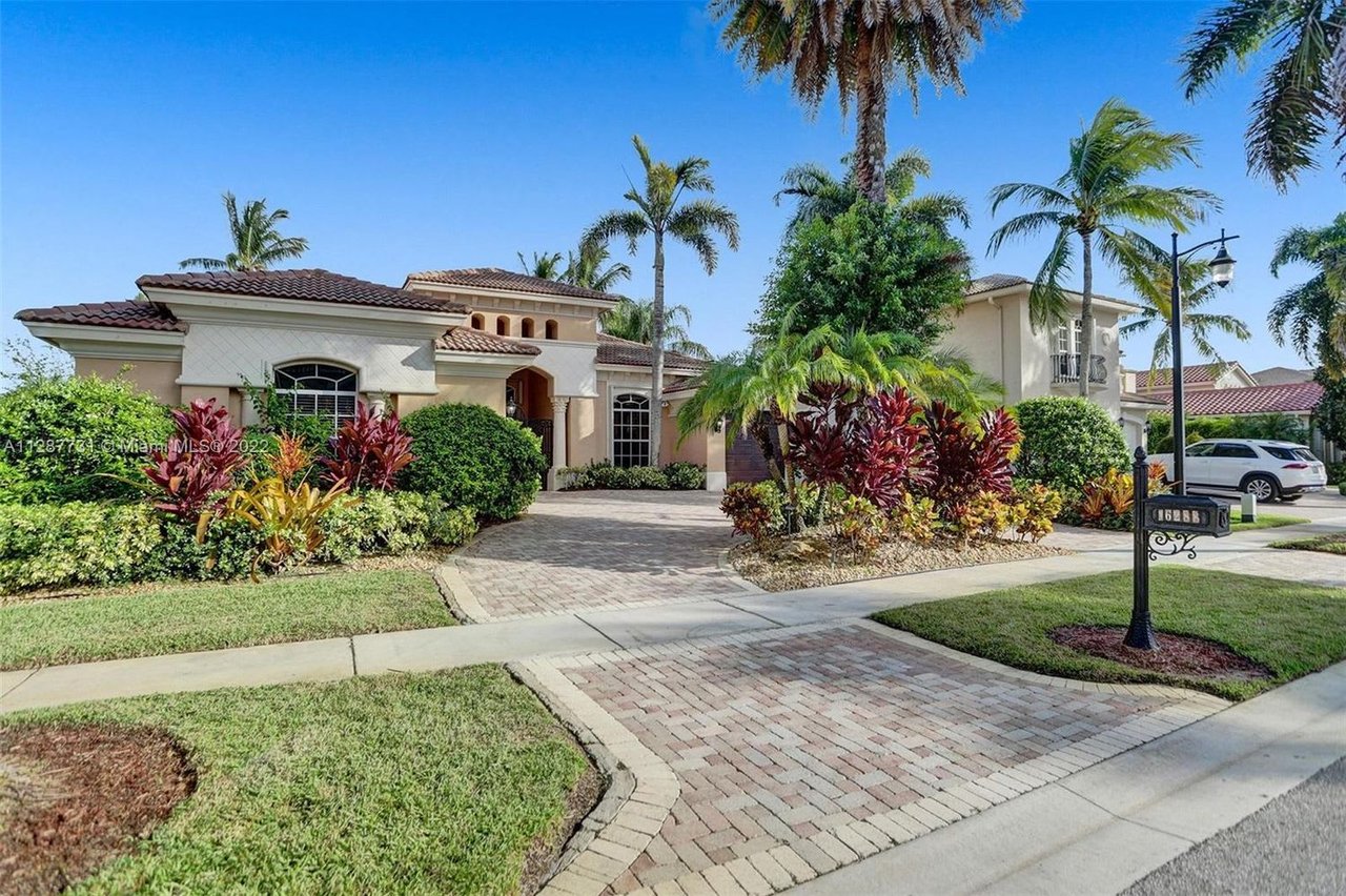 16288 Mira Vista Ln