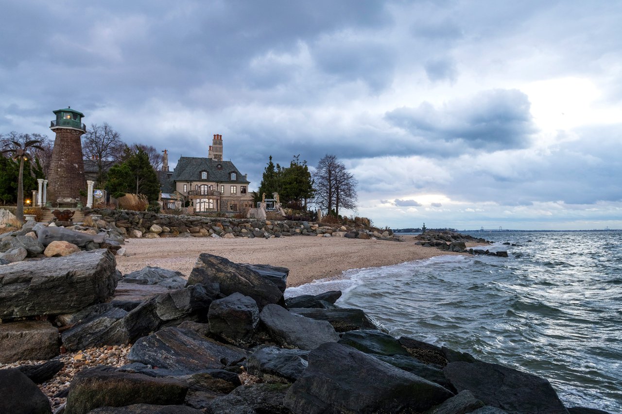 Sands Point, N.Y.: A Fairy-Tale Village, for Those Who Can Afford It