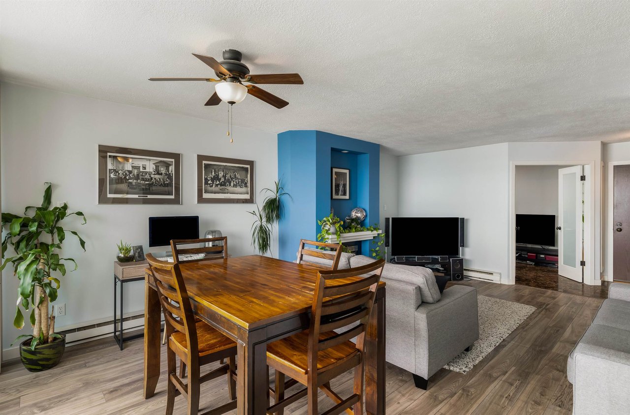 1102-1045 Quayside Dr