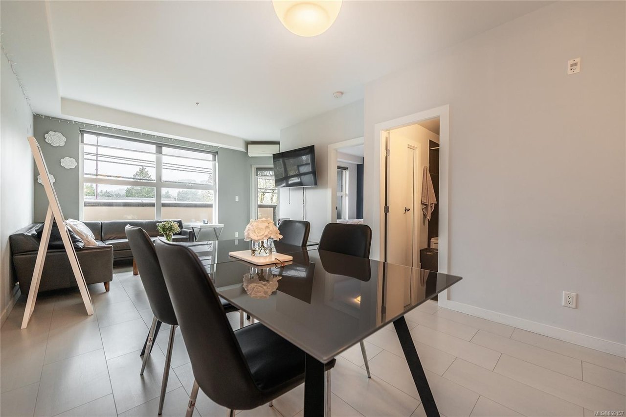 222-2871 Jacklin Rd