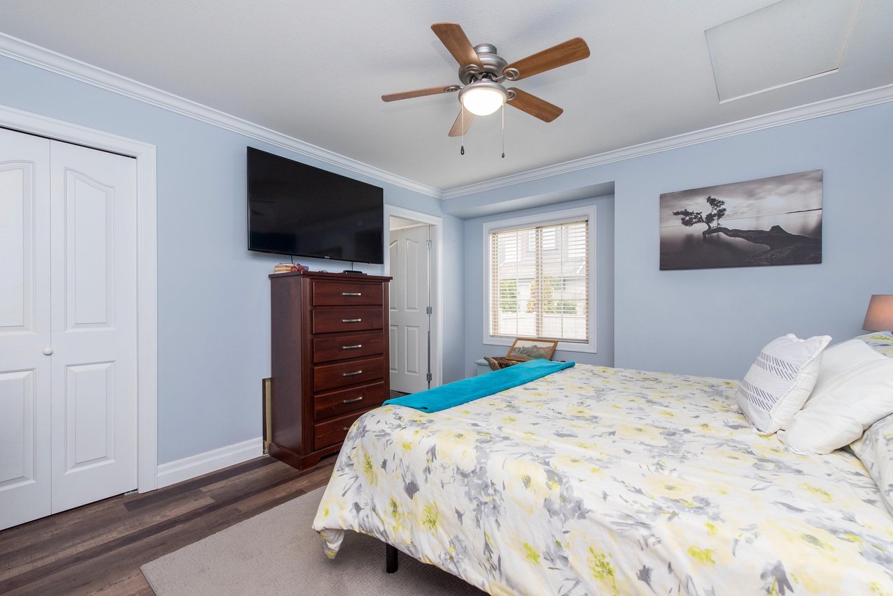 42-6450 Blackwood Ln