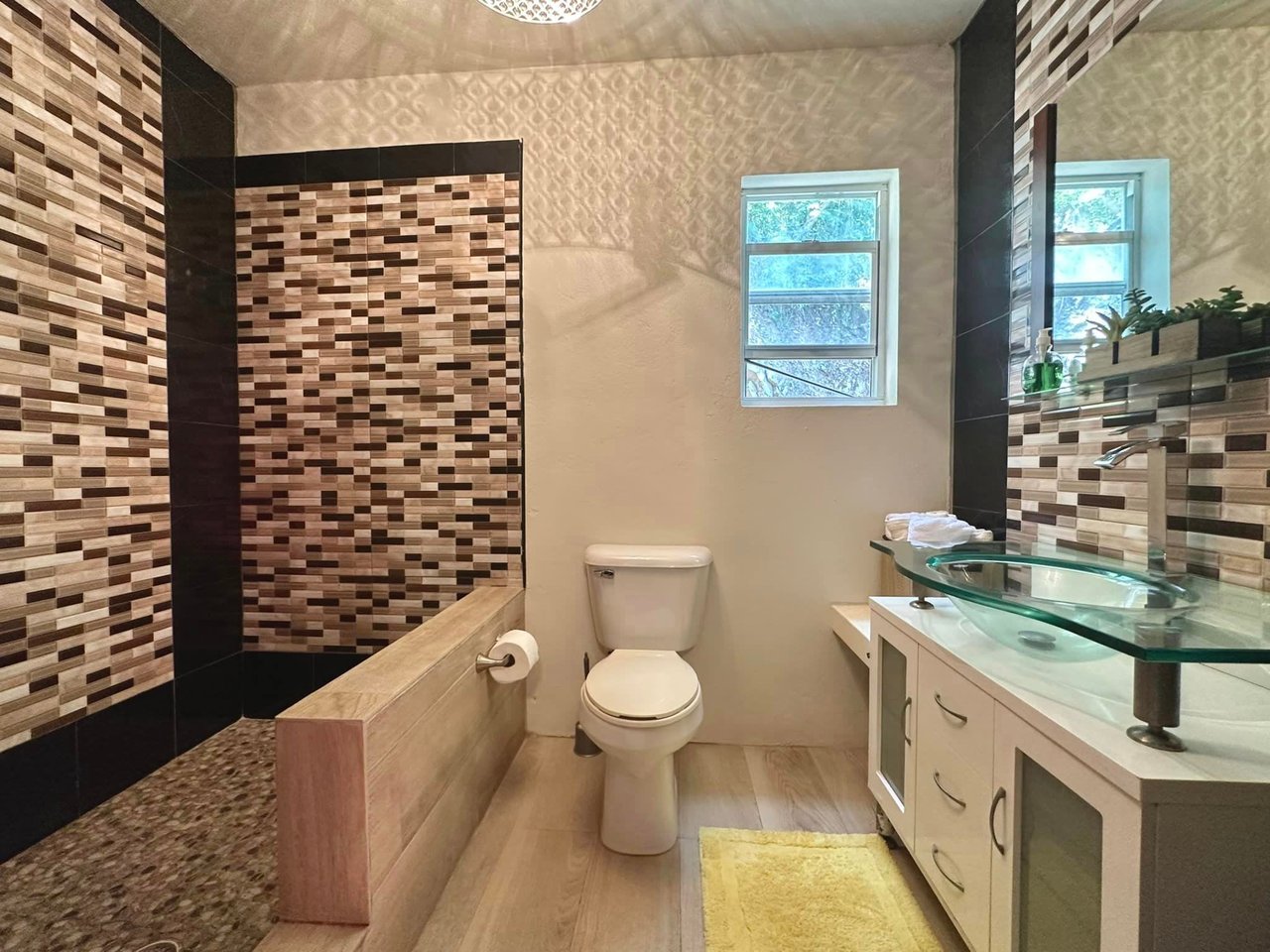 922 Brady Ghut 2 Bedroom Apartment