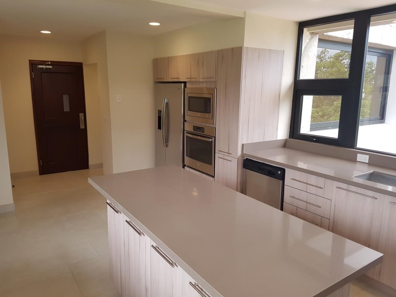 Remodeled Full Floor Condo, Escazu, San Jose