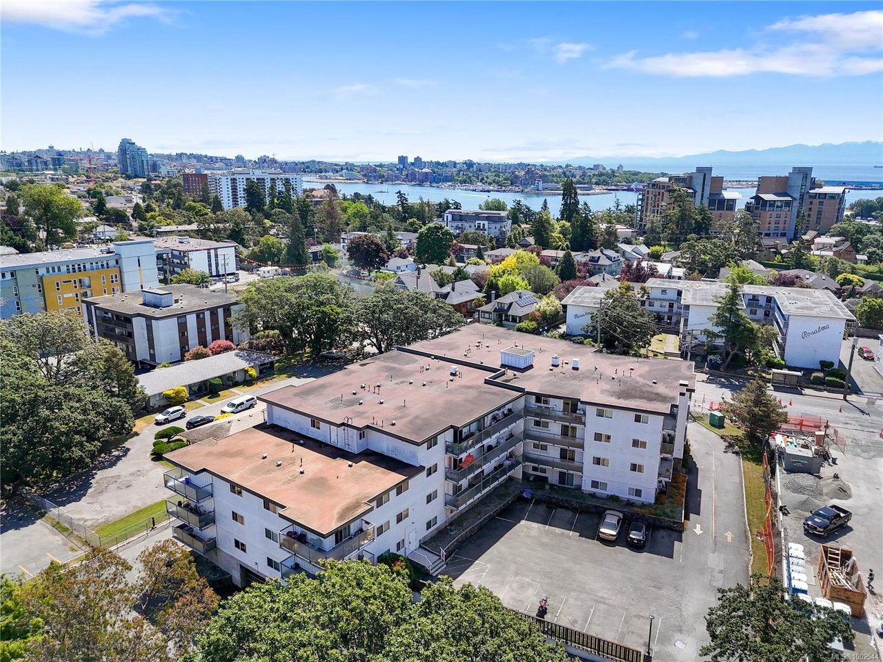 303-848 Esquimalt Rd, Esquimalt