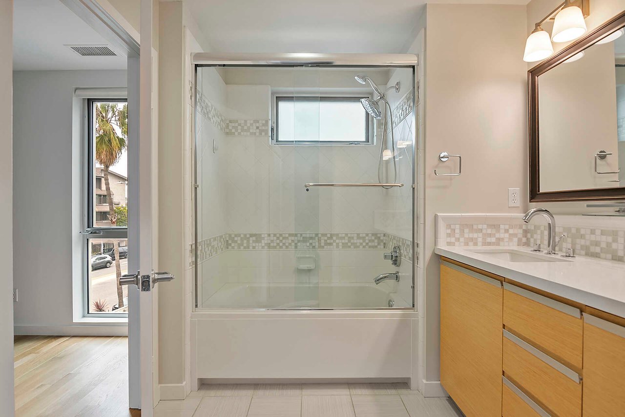 310 WASHINGTON BLVD Unit: 804
