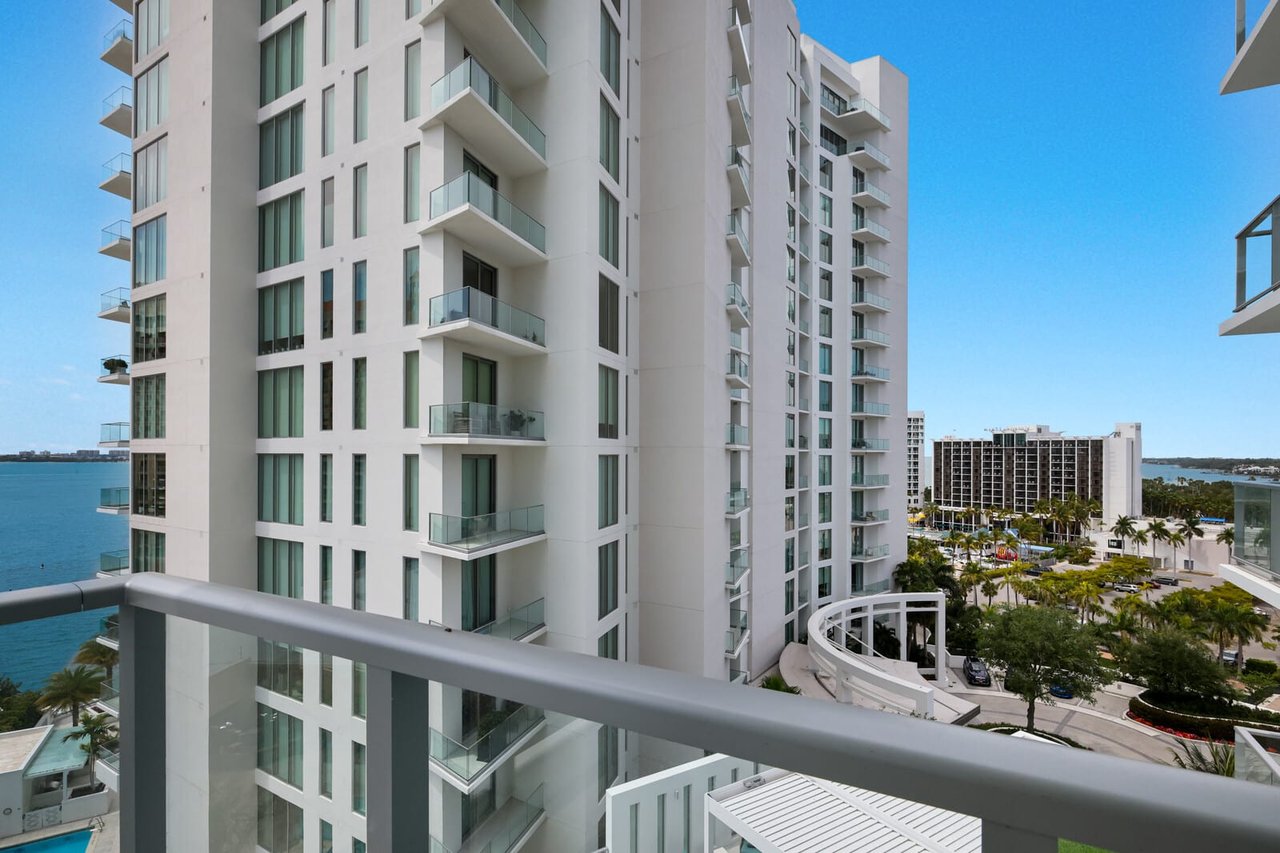301 Quay Commons, #811