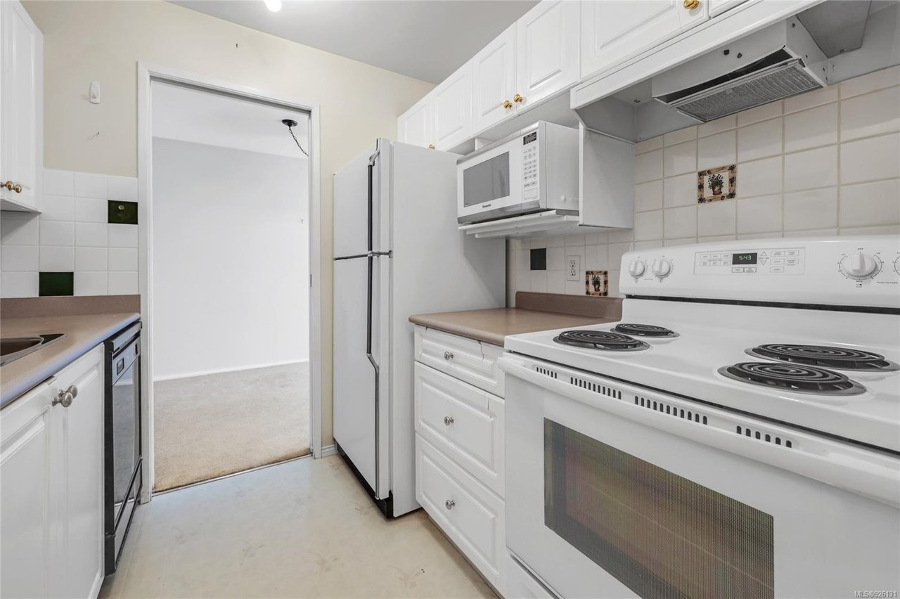 209-651 Jolly Pl