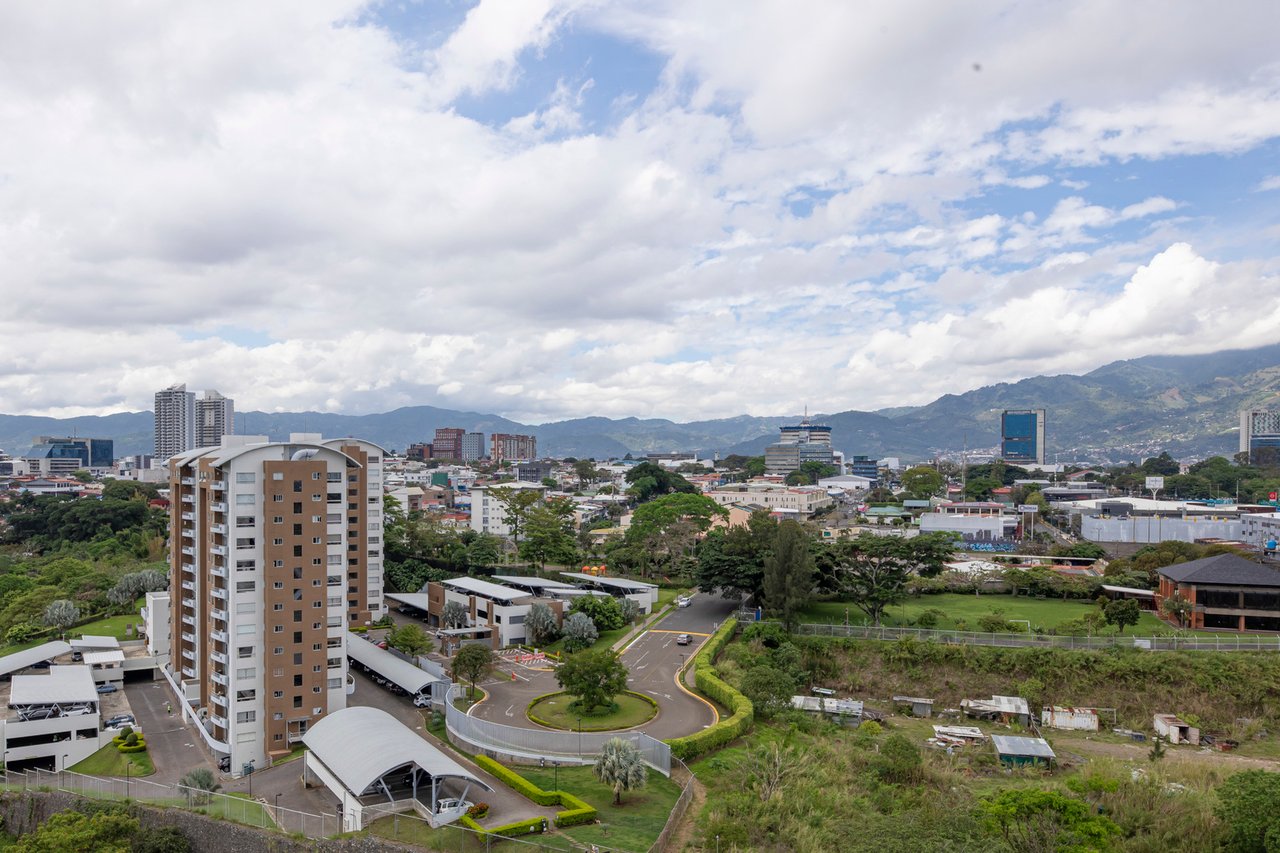 Corner Penthouse Nucleo Sabana, San Jose