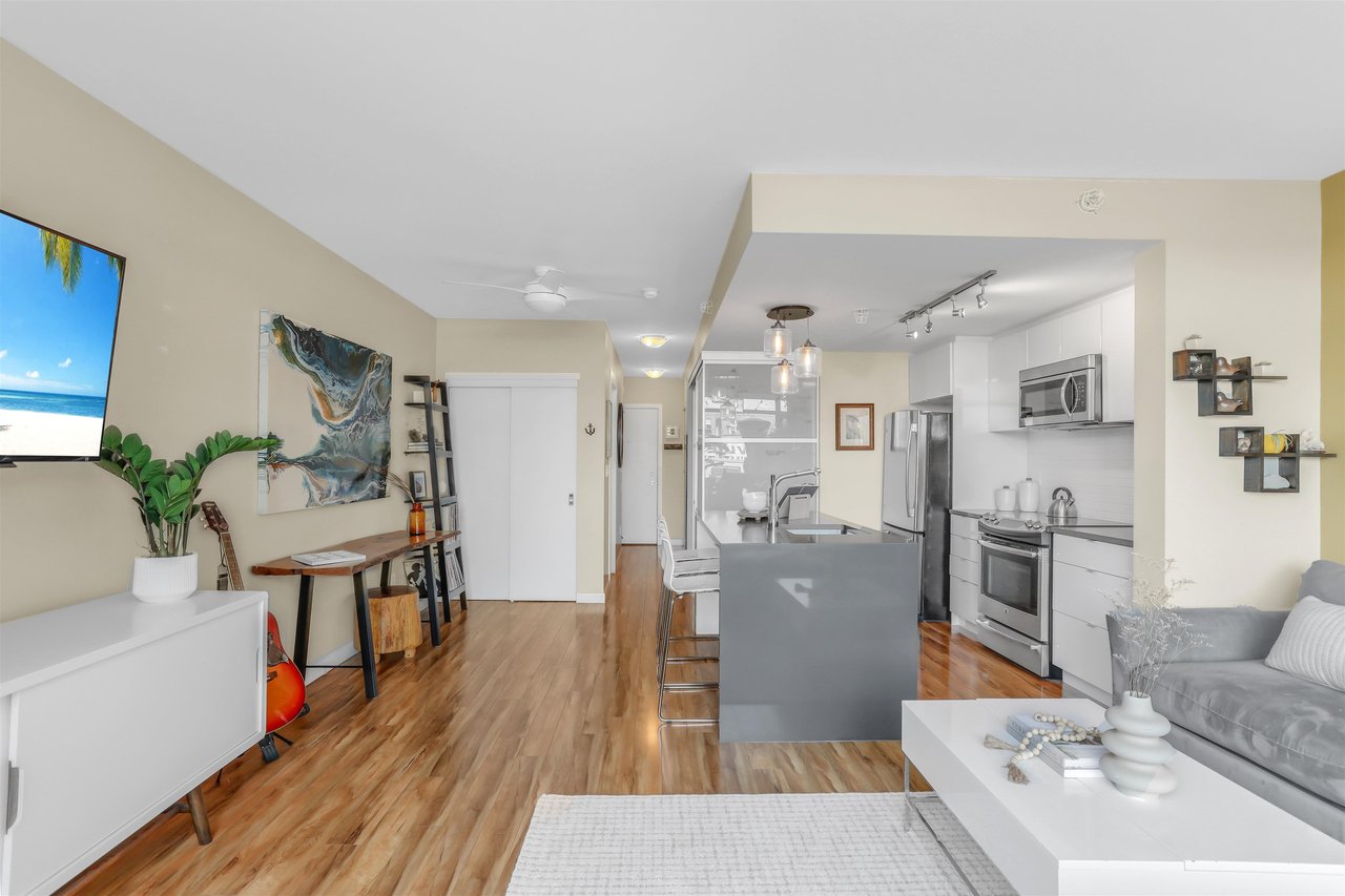 220-289 E 6th Ave