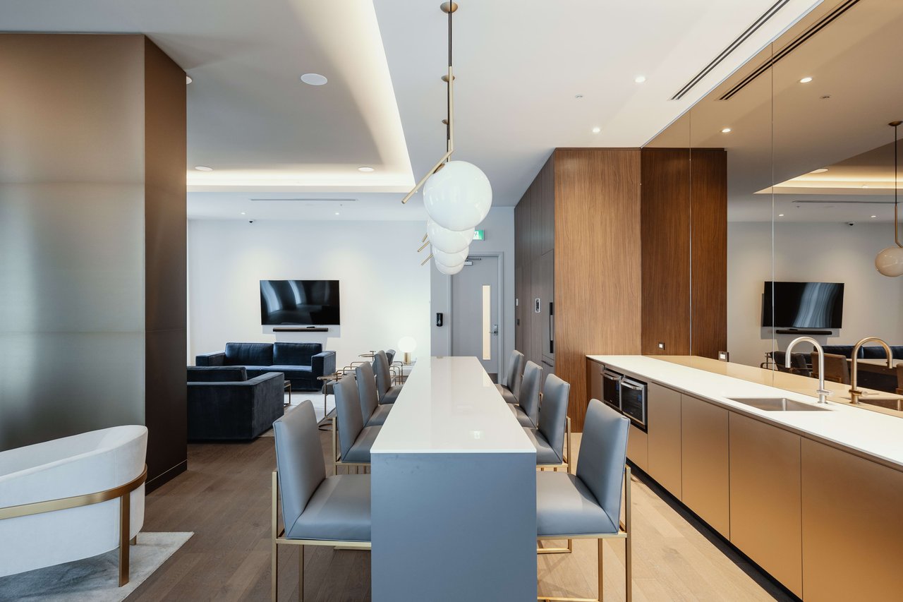 628 Rue St-Jacques, Apt. 605