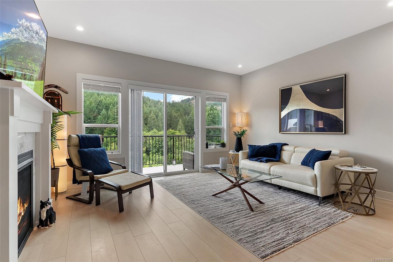 1283 Centauri Dr