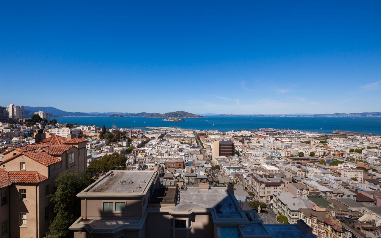 Landmark and Water Views at 945 Green