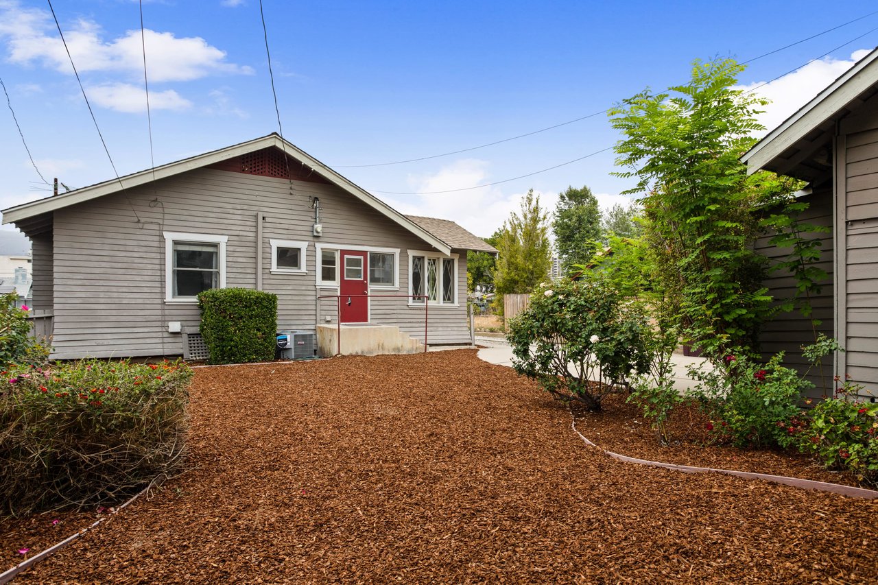 A Beautifully Preserved Craftsman in Glendale 