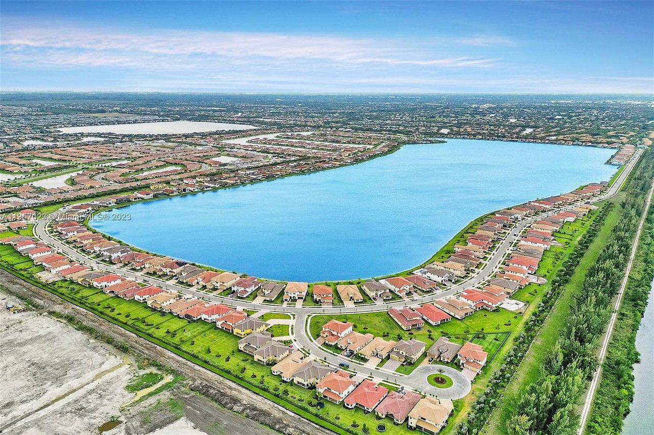 Parkland Bay