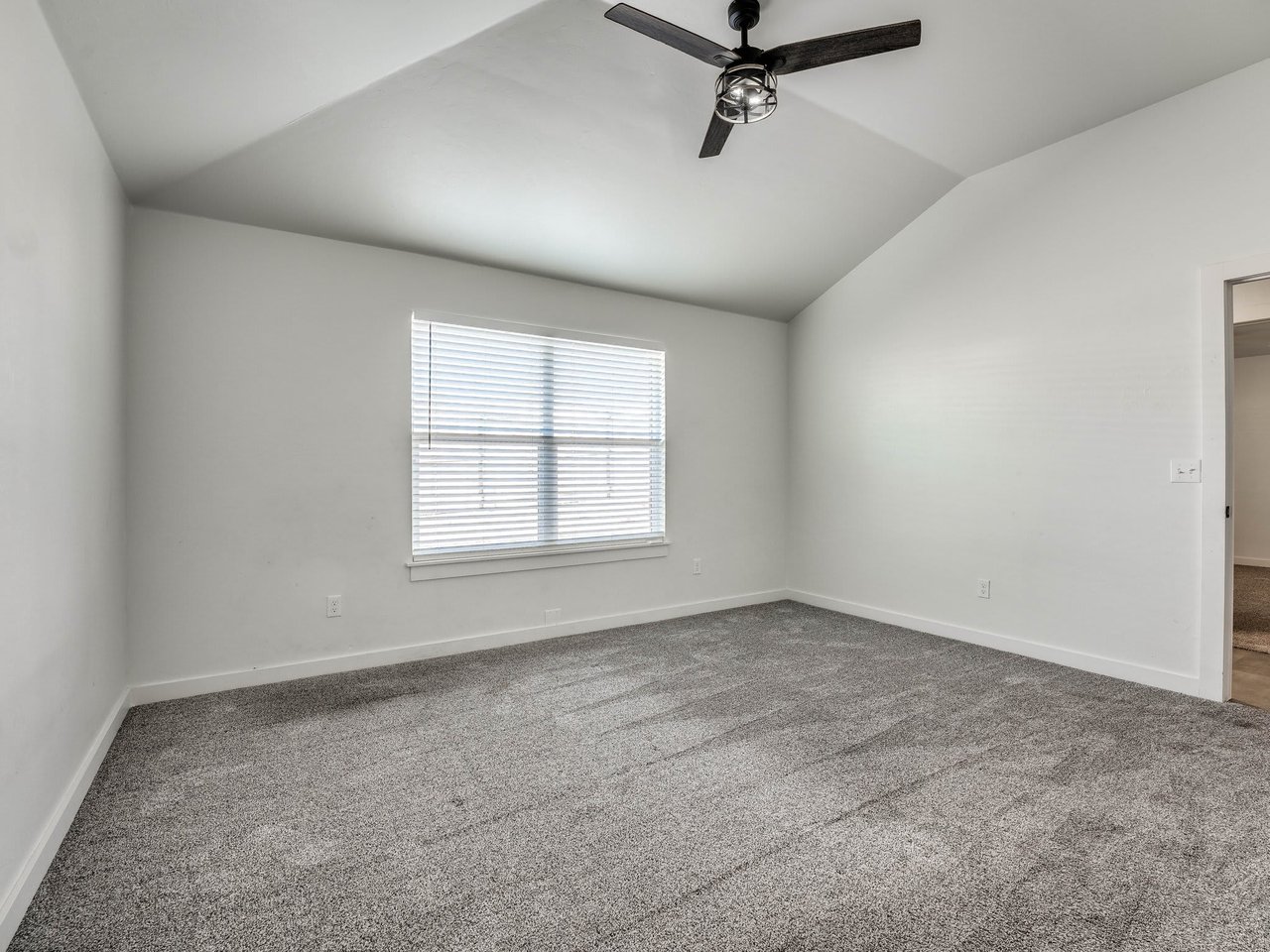 1218 Kingston Rd 