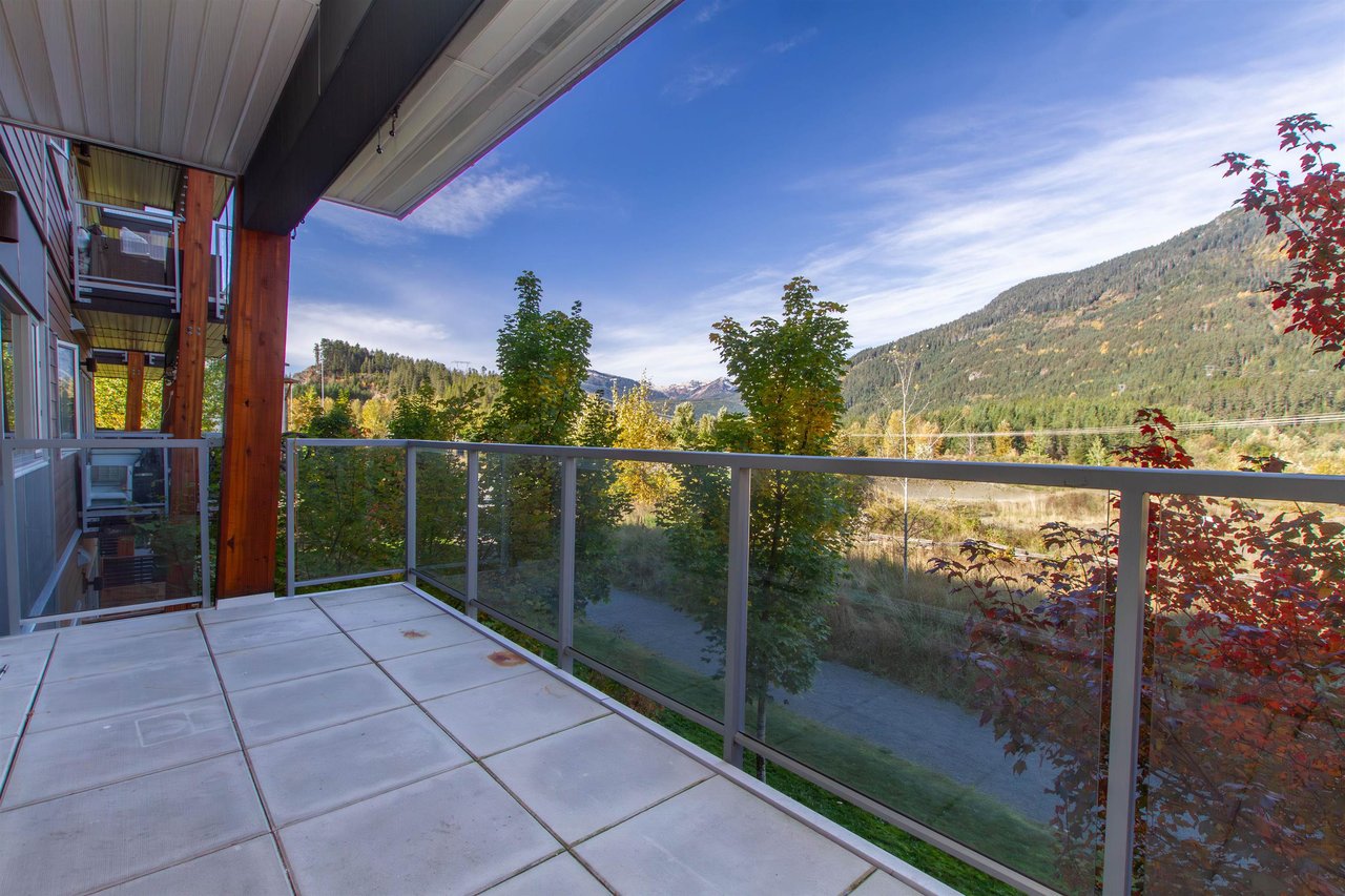 205-1025 Legacy Wy