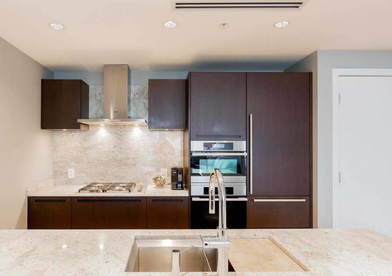 Suite 4904 -180 University Avenue