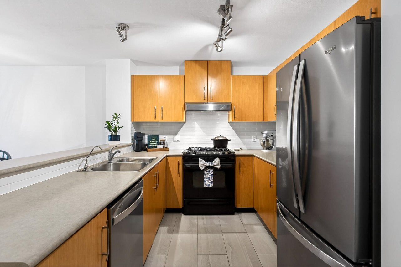 207-500 Klahanie Drive, Port Moody