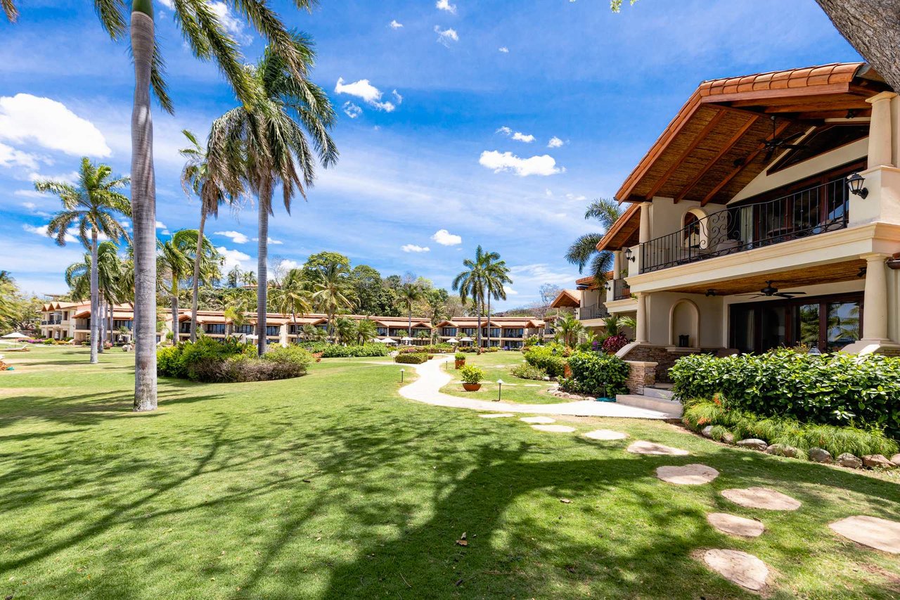 Palms #33 | Exquisite titled beachfront property in the heart of Flamingo