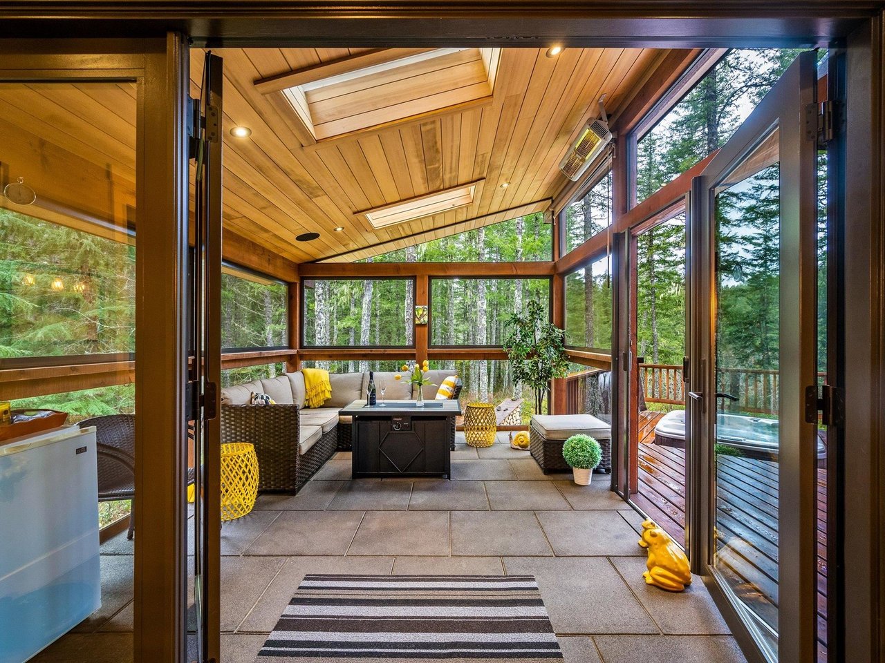 4 Ridge Dr
